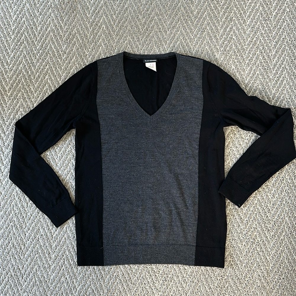 Club Monaco 100% Merino Wool V-neck Sweater - M